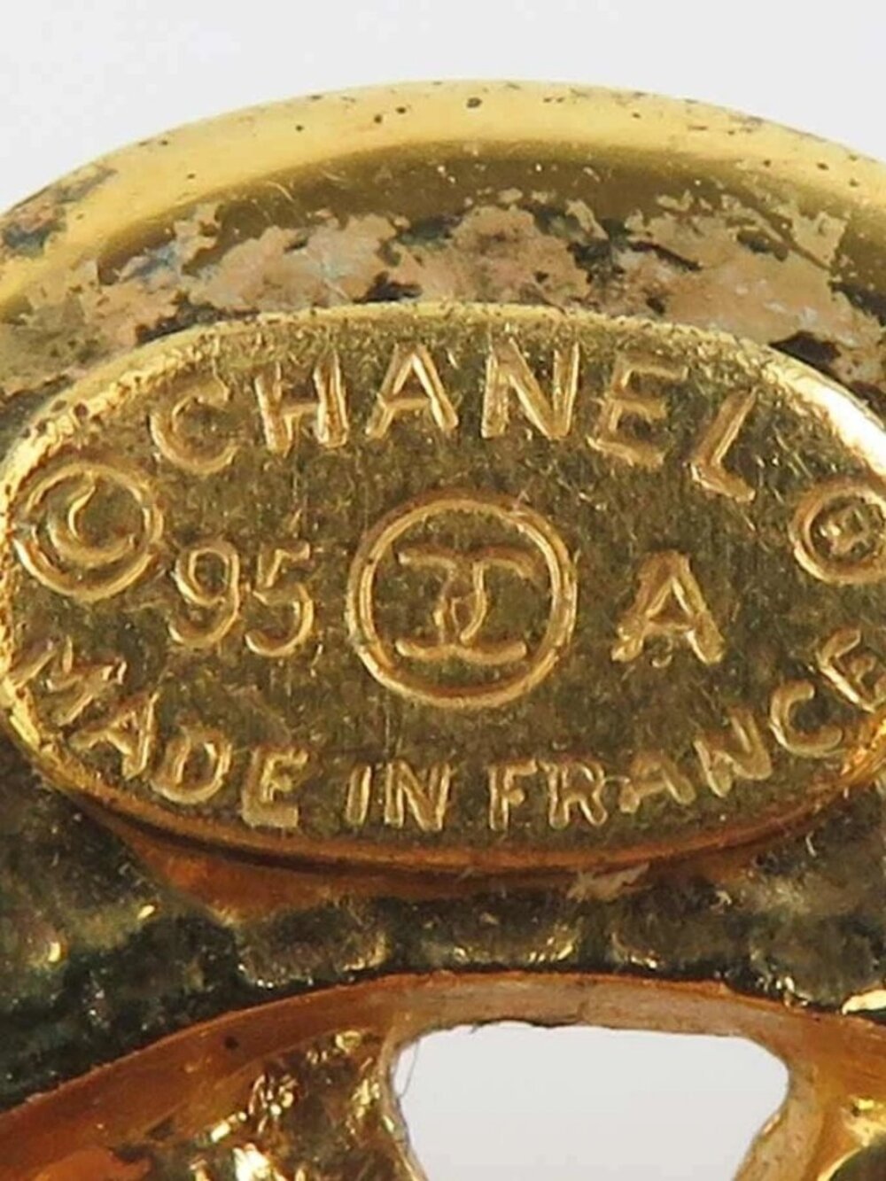 Auth CHANEL Vintage CC Logo Clip on Earrings Gold Metal - Picture 8 of 8